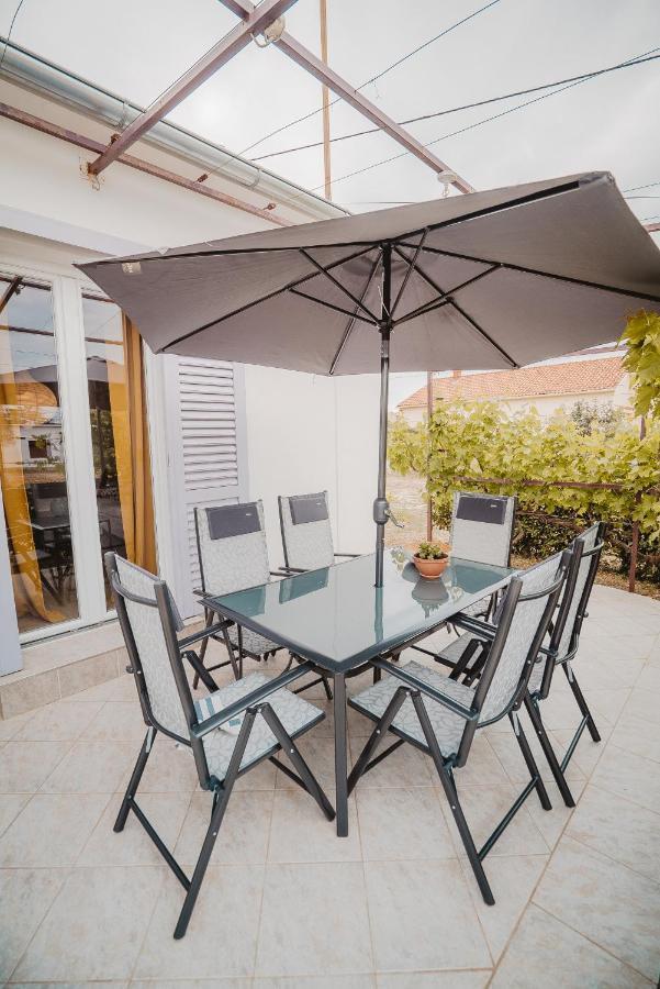 Villa Cosy Family Friendly House Zara Esterno foto